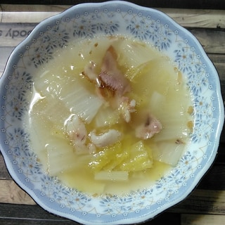 白菜と切り落としハムの生姜入りスープ